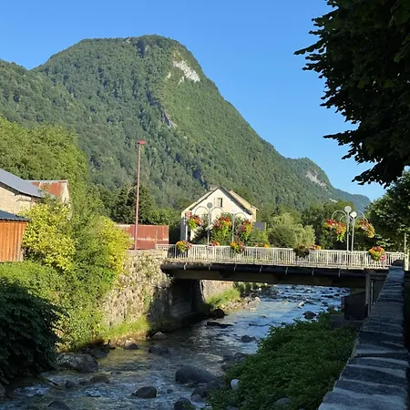 Pyrenees Family T3 奥吕莱班